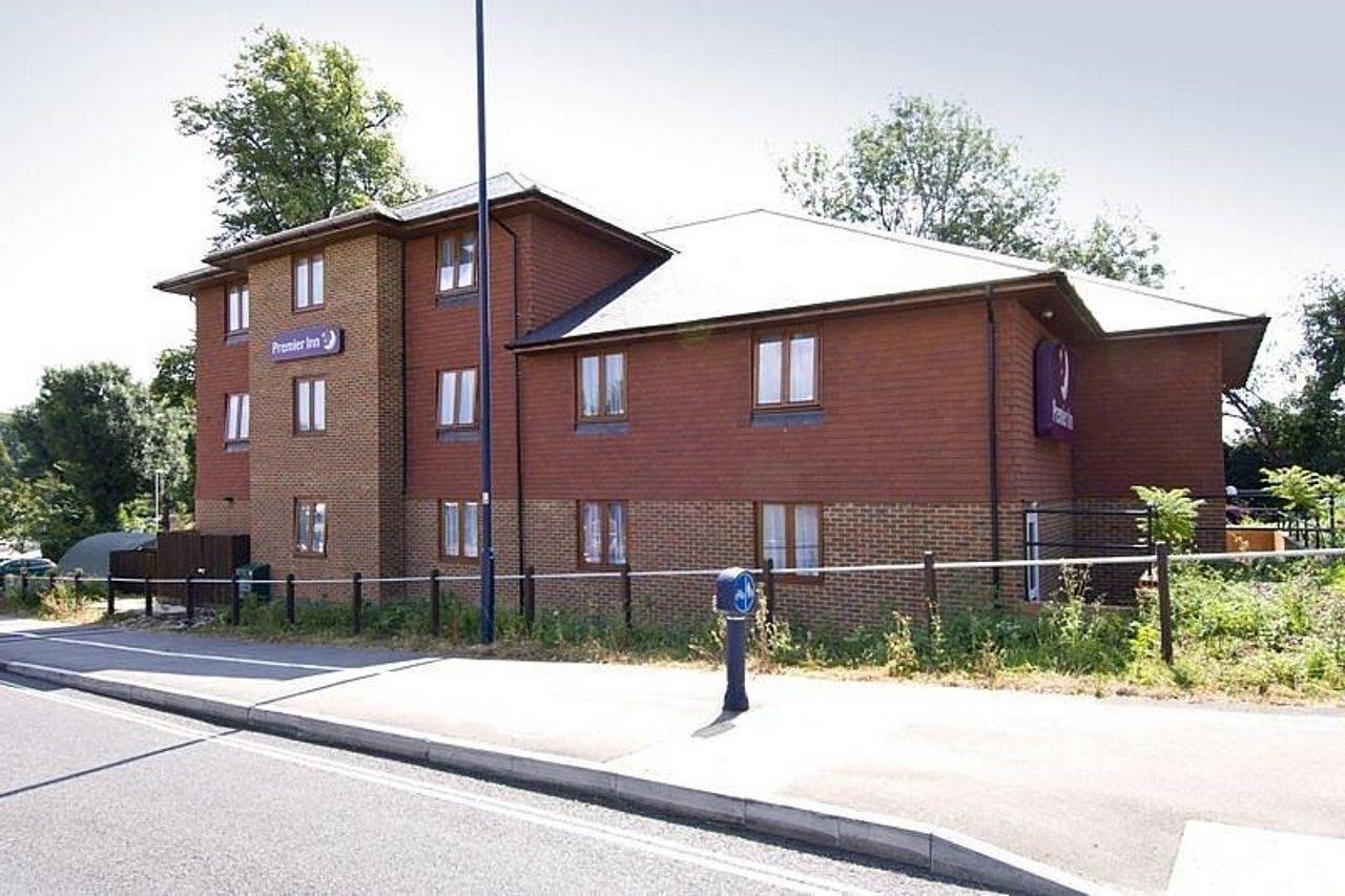 Premier Inn Portsmouth Horndean Exterior photo